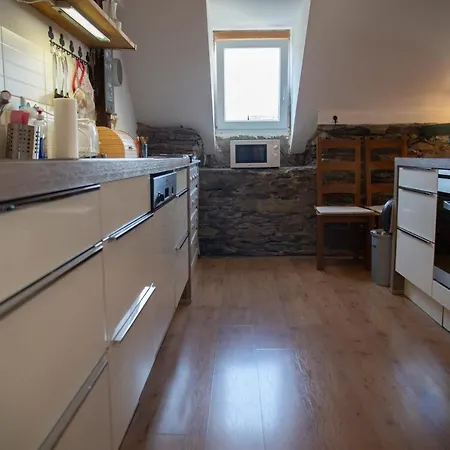 Martin I's * Klotten